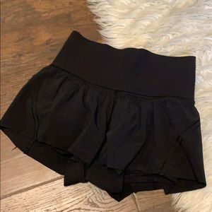 LULU LEMON SHORTS